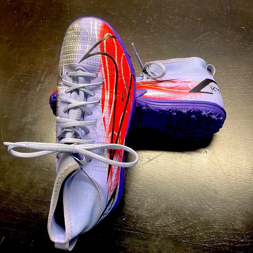 Nike Mercurial KM superfly turf shoes (KIDS size 3.5)